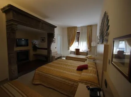 Fioroni 3* Μπελάτζιο