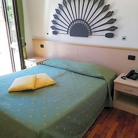 Fioroni Hotel 3*